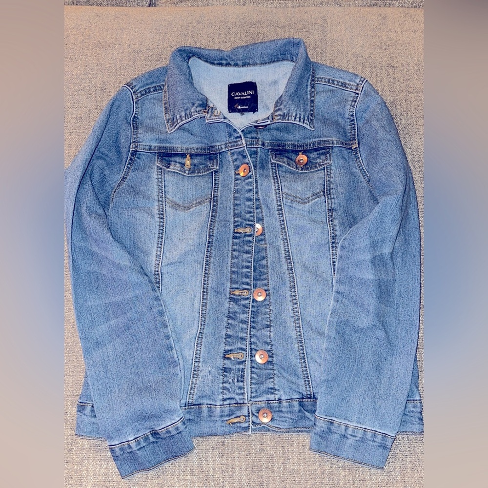 Denim jacket size medium. 
Only worn once and is in good condition